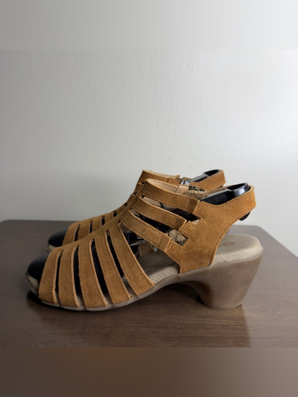 Eric Michael Desi Brown Suede Peep Toe Sandals Sz 38